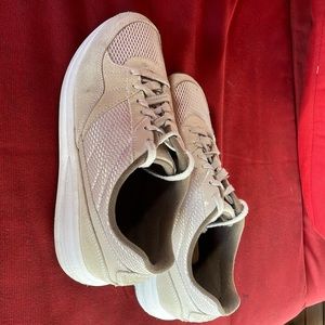 Women’s Easy Spirit Sneakers